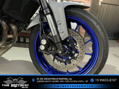 YAMAHA MT-09 850 ABS, Foto 4
