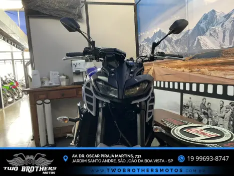 YAMAHA MT-09 850 ABS, Foto 10