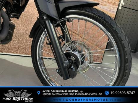 YAMAHA XTZ 250 LANDER, Foto 4