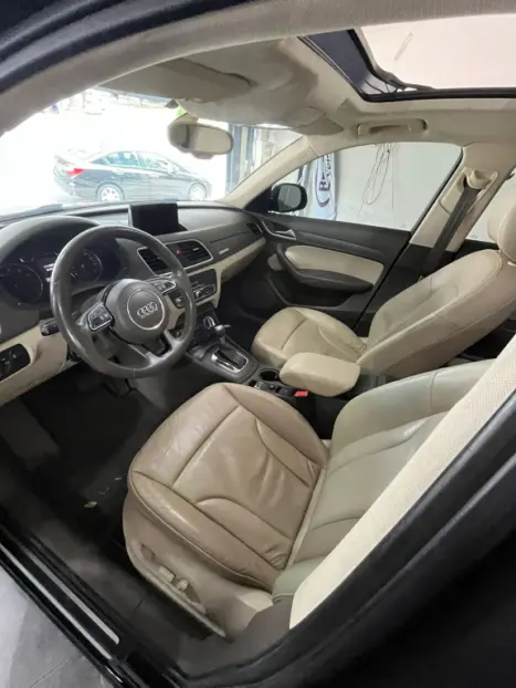 AUDI Q3 2.0 4P TFSI AMBIENTE QUATTRO S-TRONIC AUTOMTICO, Foto 7