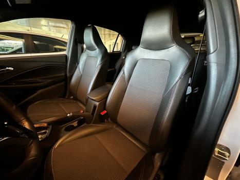 CHEVROLET Onix Hatch 1.0 12V 4P FLEX RS TURBO AUTOMTICO, Foto 9