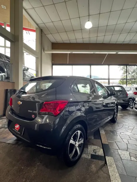 CHEVROLET Onix Hatch 1.4 4P FLEX LTZ, Foto 6