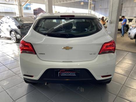 CHEVROLET Onix Hatch 1.4 4P FLEX LT, Foto 5