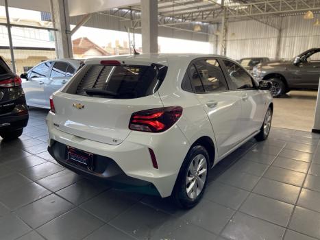 CHEVROLET Onix Hatch 1.0 4P FLEX LT2, Foto 4