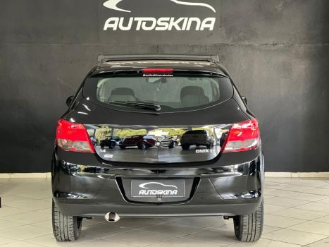 CHEVROLET Onix Hatch 1.4 4P FLEX LT, Foto 5