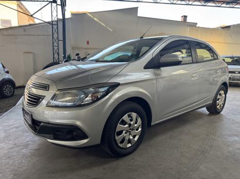 CHEVROLET Onix Hatch 1.4 4P FLEX LT, Foto 2