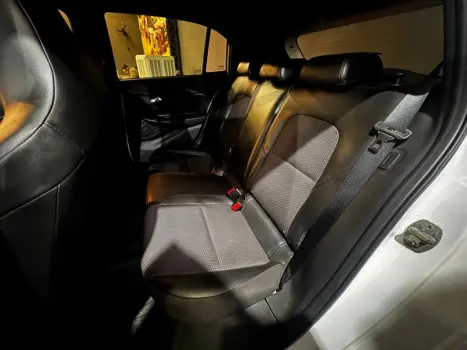 CHEVROLET Onix Hatch 1.0 12V 4P FLEX RS TURBO AUTOMTICO, Foto 16