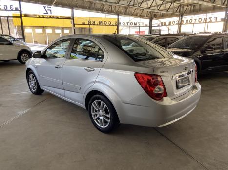 CHEVROLET Sonic Sedan 1.6 16V 4P LTZ FLEX AUTOMTICO, Foto 4