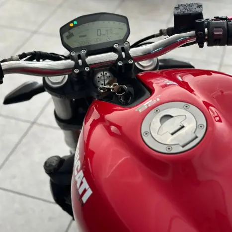 DUCATI Monster 821 ABS, Foto 11