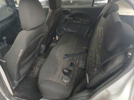 FIAT Uno 1.0 FLEX VIVACE, Foto 3