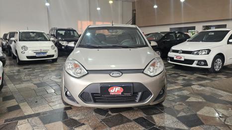 FORD Fiesta Hatch 1.6, Foto 2