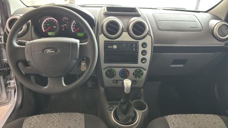 FORD Fiesta Hatch 1.6, Foto 10