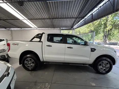 FORD Ranger 2.2 16V XLS DIESEL 4X4 CABINE DUPLA, Foto 2