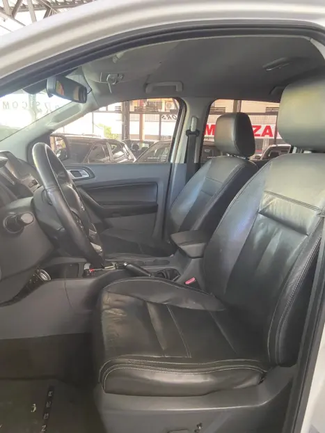 FORD Ranger 3.2 20V CABINE DUPLA 4X4 LIMITED TURBO DIESEL AUTOMTICO, Foto 5