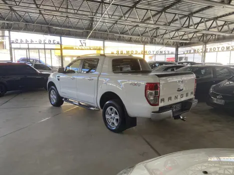 FORD Ranger 3.2 20V CABINE DUPLA 4X4 LIMITED TURBO DIESEL AUTOMTICO, Foto 9