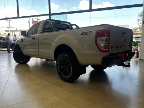 FORD Ranger 3.2 20V XLS 4X4 CABINE SIMPLES TURBO DIESEL, Foto 4