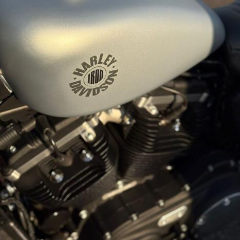 HARLEY DAVIDSON Sportster XL 883 IRON, Foto 3