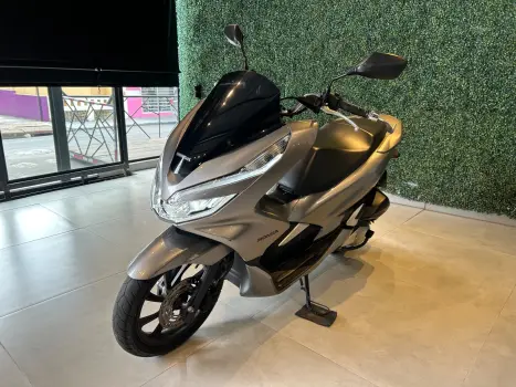 HONDA PCX 150 DLX, Foto 2