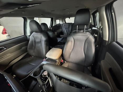 KIA Carnival 3.5 V6 4P EX, Foto 15