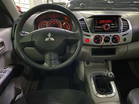 MITSUBISHI L 200 Triton 2.4 16V FLEX HLS CABINE DUPLA, Foto 9