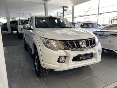 MITSUBISHI L 200 Triton 2.4 16V SPORT HPE 4X4 CABINE DUPLA TURBO DIESEL AUTOMTICO, Foto 3