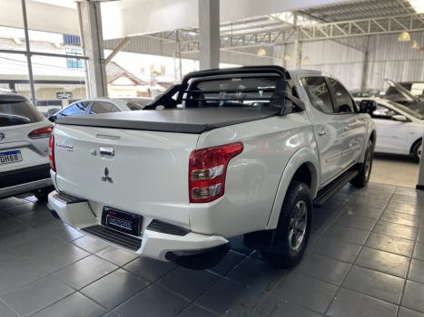 MITSUBISHI L 200 Triton 2.4 16V SPORT HPE 4X4 CABINE DUPLA TURBO DIESEL AUTOMTICO, Foto 4