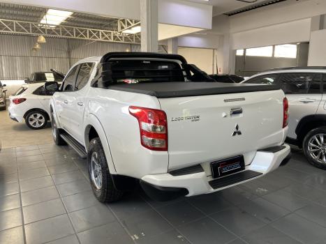 MITSUBISHI L 200 Triton 2.4 16V SPORT HPE 4X4 CABINE DUPLA TURBO DIESEL AUTOMTICO, Foto 6
