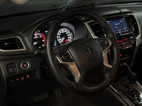 MITSUBISHI L 200 Triton 2.4 16V SPORT HPE 4X4 CABINE DUPLA TURBO DIESEL AUTOMTICO, Foto 4