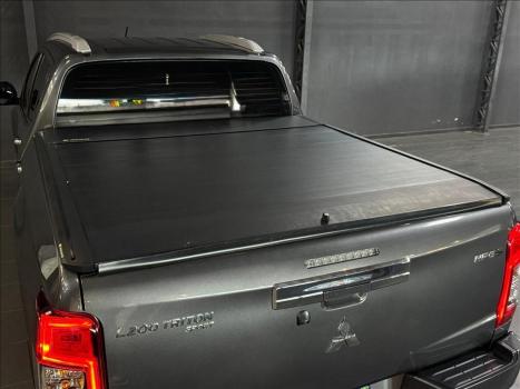 MITSUBISHI L 200 Triton 2.4 16V SPORT HPE 4X4 CABINE DUPLA TURBO DIESEL AUTOMTICO, Foto 8