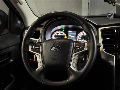 MITSUBISHI L 200 Triton 2.4 16V SPORT HPE 4X4 CABINE DUPLA TURBO DIESEL AUTOMTICO, Foto 15