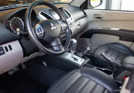 MITSUBISHI L 200 Triton 3.2 16V HPE 4X4 CABINE DUPLA TURBO DIESEL INTERCOOLER AUTOMTICO, Foto 9