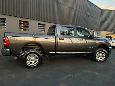 RAM 2500 6.7 I6 24V SLT CABINE DUPLA TURBO DIESEL LARAMIE 4X4 AUTOMTICO, Foto 7