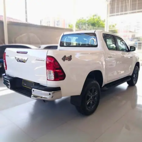 TOYOTA Hilux Caminhonete 2.4 4P DIESEL CABINE DUPLA, Foto 4