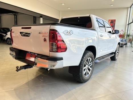 TOYOTA Hilux Caminhonete 2.8 16V SRX 4X4 DIESEL CABINE DUPLA AUTOMTICO, Foto 6