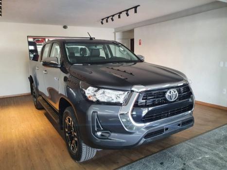 TOYOTA Hilux Caminhonete 2.8 16V SRV 4X4 DIESEL CABINE DUPLA AUTOMTICO, Foto 2