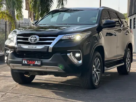 TOYOTA Hilux Caminhonete , Foto 2