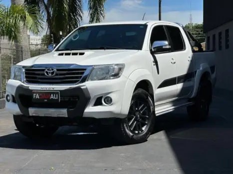 TOYOTA Hilux Caminhonete 2.7 16V 4P SRV FLEX CABINE DUPLA AUTOMTICO, Foto 1