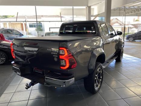 TOYOTA Hilux Caminhonete 2.8 16V SRX PLUS 4X4 TURBO DIESEL CABINE DUPLA AUTOMTICO, Foto 4