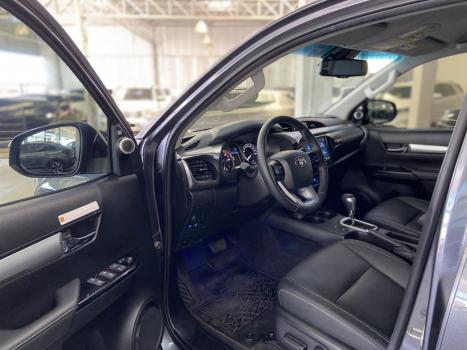 TOYOTA Hilux Caminhonete 2.8 16V SRX PLUS 4X4 TURBO DIESEL CABINE DUPLA AUTOMTICO, Foto 8