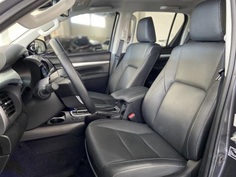 TOYOTA Hilux Caminhonete 2.8 16V SRX PLUS 4X4 TURBO DIESEL CABINE DUPLA AUTOMTICO, Foto 9