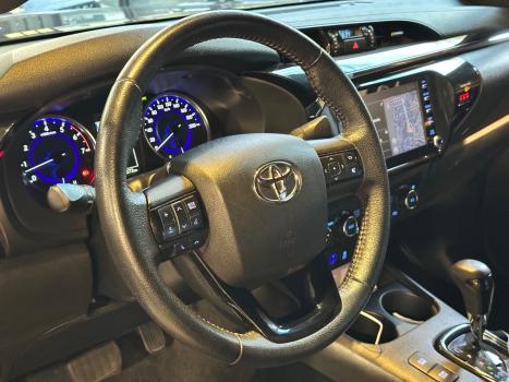 TOYOTA Hilux Caminhonete 2.7 16V 4P SRV FLEX 4X4  CABINE DUPLA AUTOMTICO, Foto 11