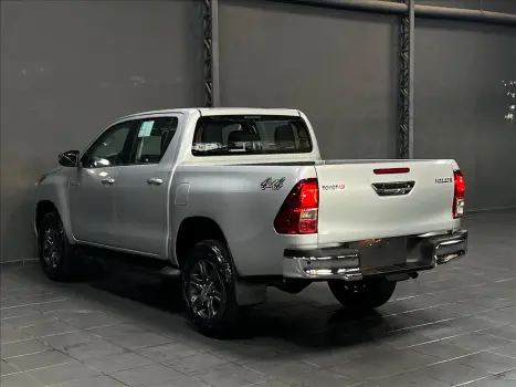 TOYOTA Hilux Caminhonete 2.8 16V 4P SR 4X4 DIESEL CABINE DUPLA AUTOMTICO, Foto 5