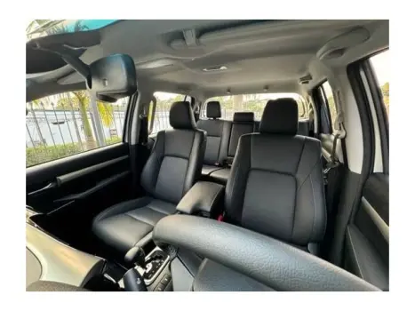 TOYOTA Hilux Caminhonete 2.8 16V SRX PLUS 4X4 TURBO DIESEL CABINE DUPLA AUTOMTICO, Foto 9