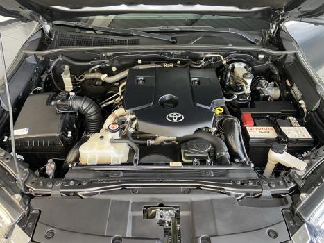 TOYOTA Hilux Caminhonete 2.8 16V SRX 4X4 DIESEL CABINE DUPLA AUTOMTICO, Foto 17