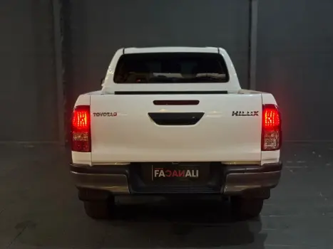TOYOTA Hilux Caminhonete 2.8 16V 4P POWER PACK TURBO DIESEL 4X4 CABINE DUPLA, Foto 8