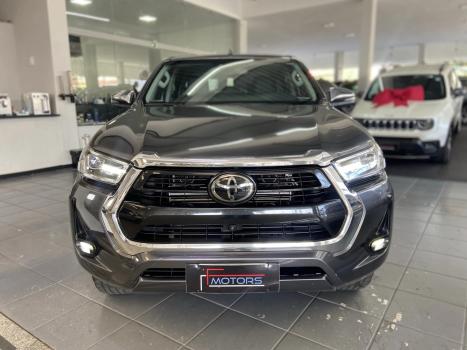 TOYOTA Hilux Caminhonete 2.8 16V SRX 4X4 TURBO DIESEL CABINE DUPLA AUTOMTICO, Foto 2