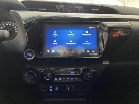 TOYOTA Hilux Caminhonete 2.8 16V SRX 4X4 TURBO DIESEL CABINE DUPLA AUTOMTICO, Foto 15