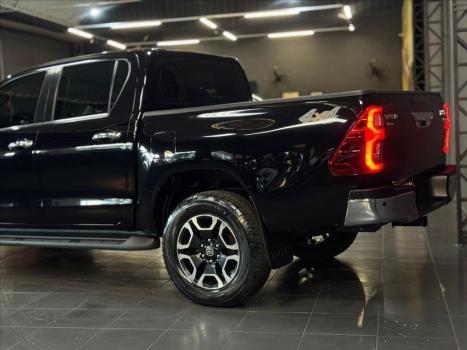 TOYOTA Hilux Caminhonete 2.8 16V SRX 4X4 DIESEL CABINE DUPLA AUTOMTICO, Foto 16