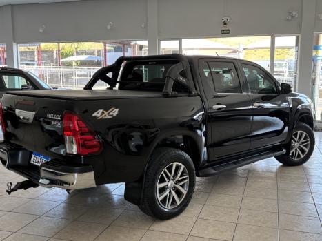 TOYOTA Hilux Caminhonete 2.8 16V SRX 4X4 TURBO DIESEL CABINE DUPLA AUTOMTICO, Foto 11