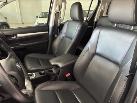 TOYOTA Hilux Caminhonete 2.8 16V SRX 4X4 TURBO DIESEL CABINE DUPLA AUTOMTICO, Foto 12